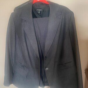 Nine West Women's Pant Suit, Gray Color, Size 16W